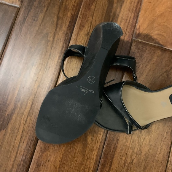 Vintage Wedge Heel Sandals size 9W rock a retro look with these! - Picture 3 of 5